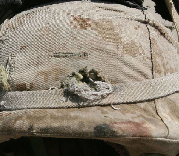 Как каски спасают солдатские жизни