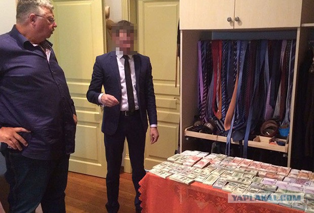 Следователи провели обыск у главного таможенника России