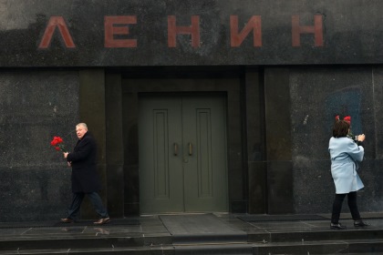 В РПЦ высказались за вынос тела Ленина из Мавзолея