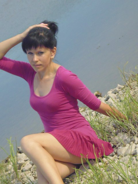 Девушки в маленьких платьях