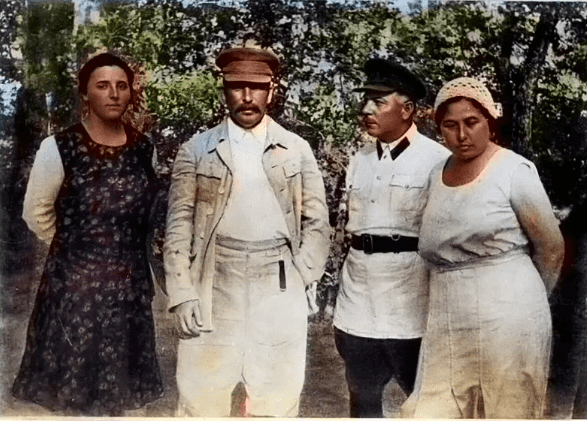 Почему советские начальники женились на еврейках?