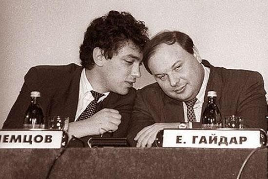 До выборов — четыре месяца. КПРФ растёт. Власть молчит. Что происходит?