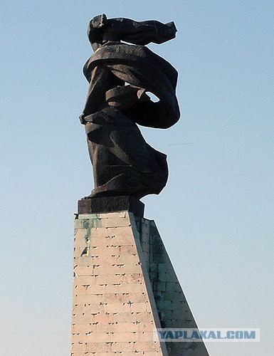 Какие прозвища дают памятникам в России
