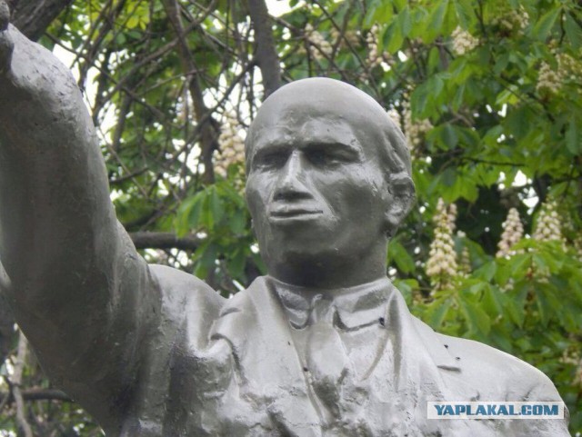 Сядь со мною рядом!