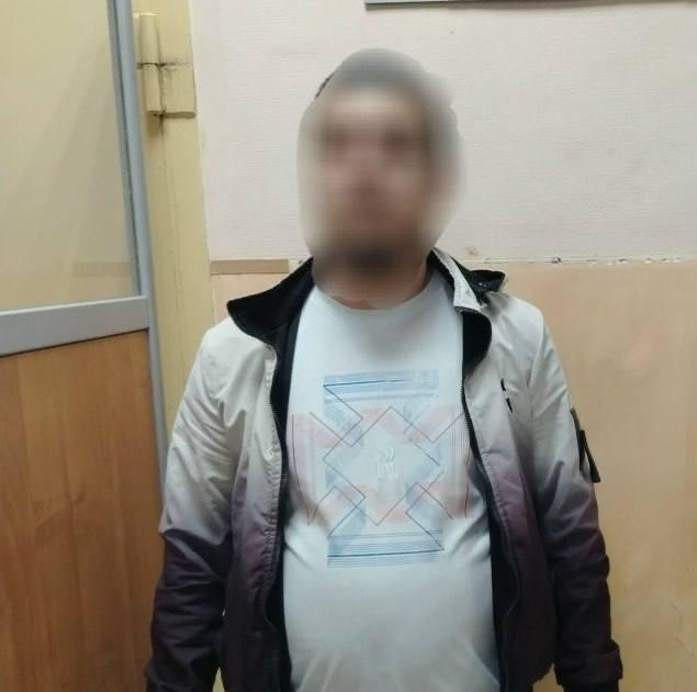 В Иванове мигрант-таксист избил пассажирку из-за низкой оценки и вырвал ей ногти