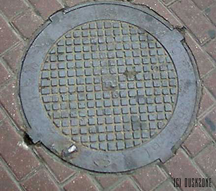 Рукожопство канализационного люка