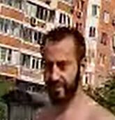 Прекратите себя так вести! Сейчас вызовем милицию!