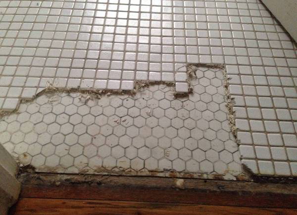 Решили сделать ремонт в ванной под старину