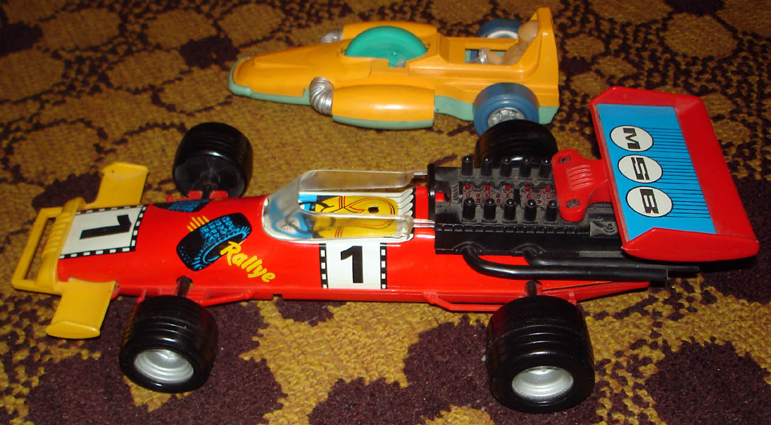 Игрушечная машина 90х