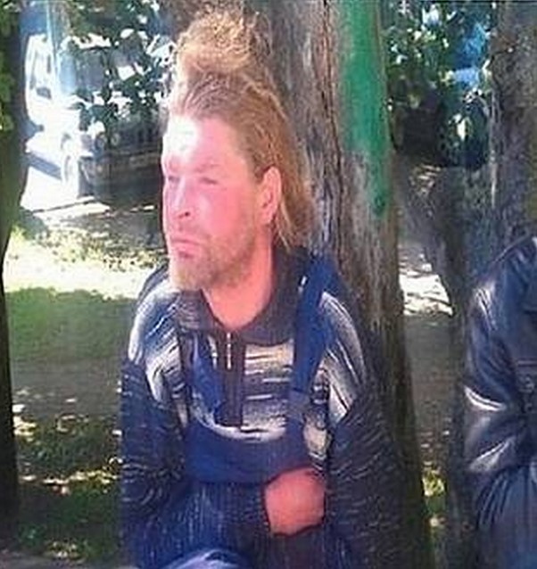Не, ну как можно быть таким тупым?! Крис Хемсворт к ней, видите ли, не приехал