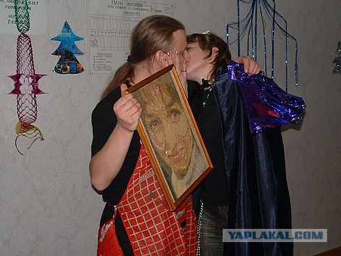 А я ещё и крестиком вышивать умею