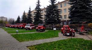 Автомобили на постаменте