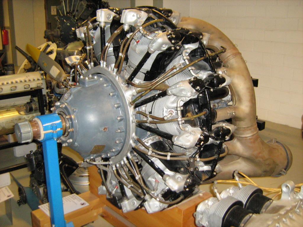 28 Цилиндровый двигатель Pratt Whitney aircraft engine