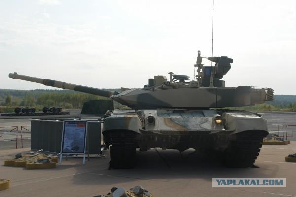 Abrams M1A1 застрял в грязи