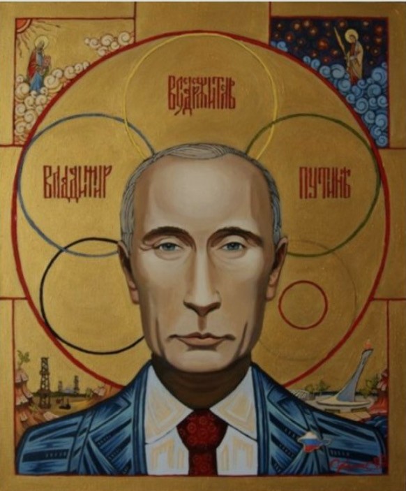 Путин попросил выгравировать свои инициалы на цепочках к крестам для военных