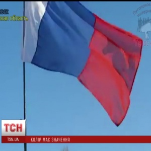 Митингующие штурмом взяли СБУ в Луганске