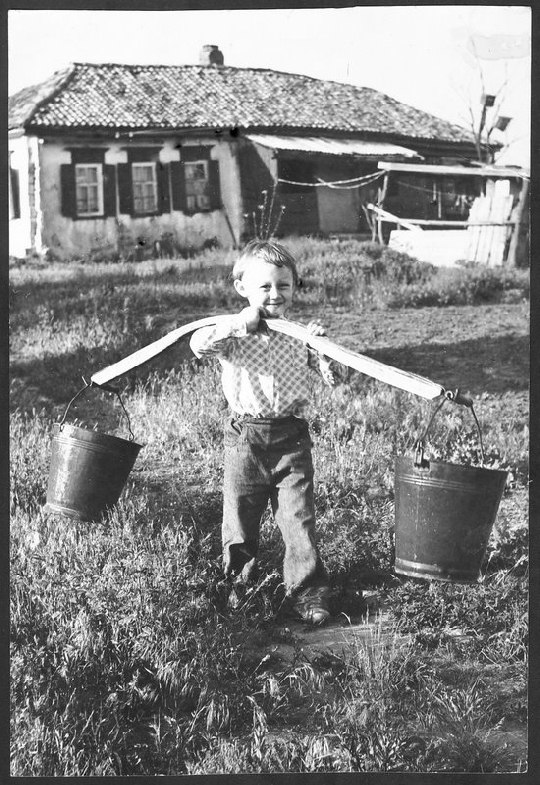 С чего начинается Родина. Юрий Хромушин.Фото.