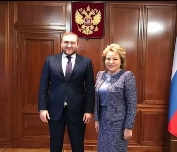 Сенатора Рауфа Арашукова задержали прямо во время заседания Совета Федерации