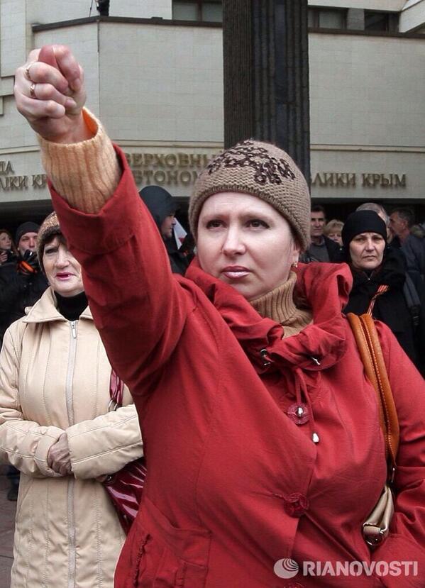 В Крыму захвачены Совмин и Верховная рада, официальных заявлений еще не было