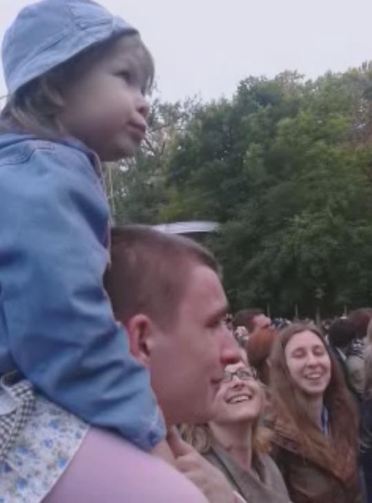 Мать горько пожалела о том, что взяла на дискотеку