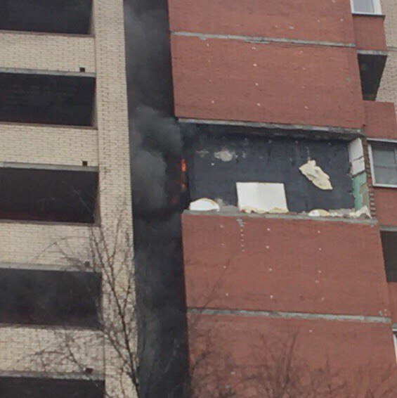 Мощный взрыв прогремел в многоэтажном доме Петербурга