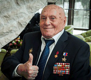 Спасший Краков от уничтожения в 1945 году разведчик Алексей Ботян отмечает 101-летие