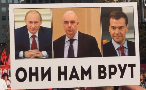 «А что чрезвычайного?»: Силуанов объяснил падение рубля