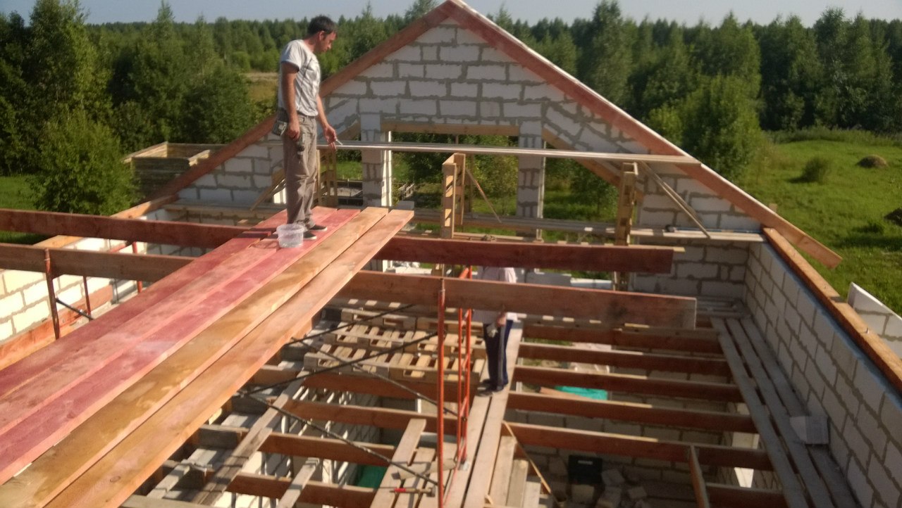 Постройка домов. Строительство дома в одиночку. Сочи перекресток орджоникидзе и соколова. Каркасные постройки. Каркасник из бруса 150х150.