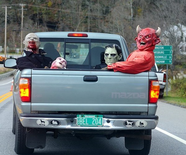 Ужасы и приколы из соцсетей 18+