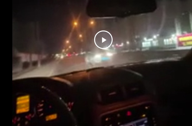 Вот такой джигит рассекает вечерами  в городе Каспийск по встречке