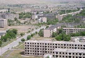 "Жить тут невозможно": 10 российских городов, из которых бегут жители