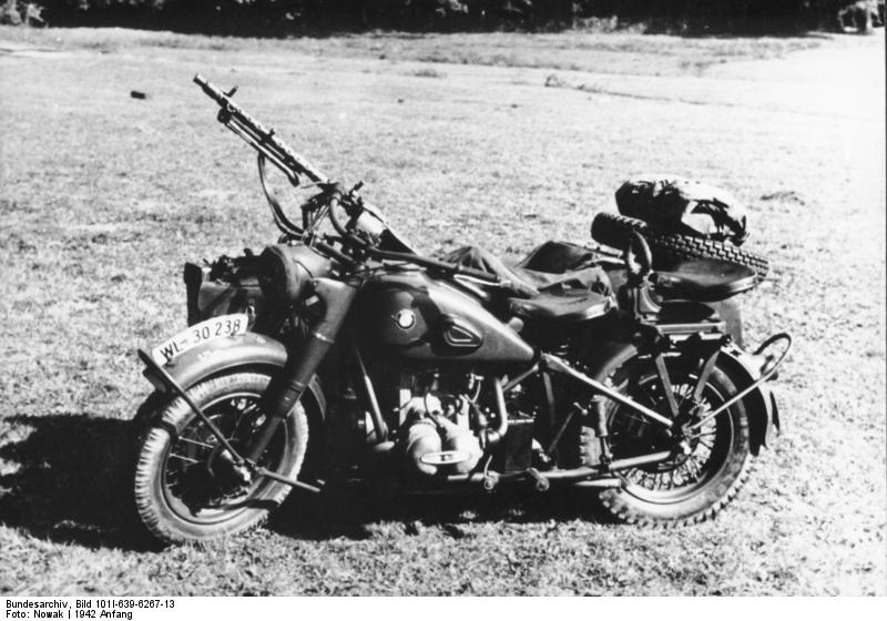 BMW r75 немецкие солдаты