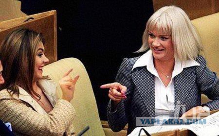 СМИ сообщили, что Алина Кабаева родила двойню в Москве