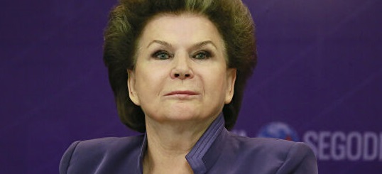 Терешковой припомнили энтузиазм сорокалетней давности. Она уже меняла Конституцию