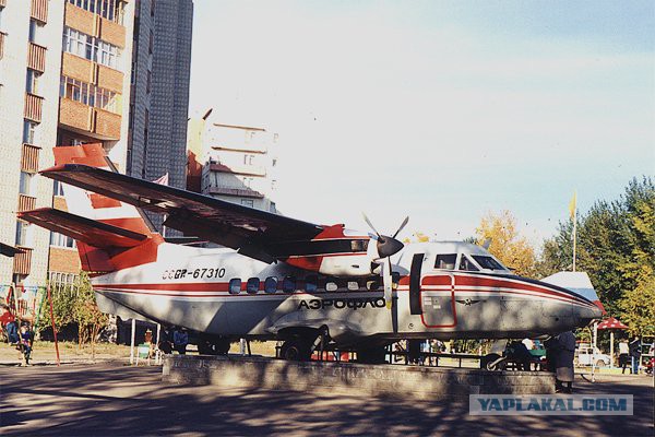 20 самых интересных авиапамятников