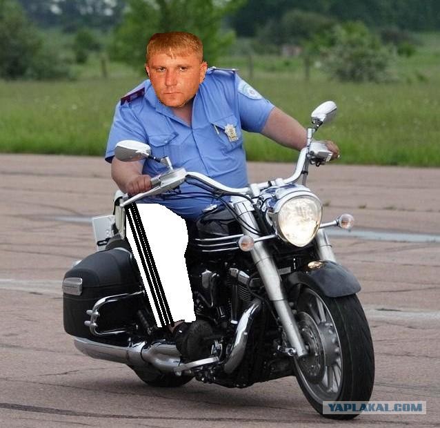 Мент на мотоцикле