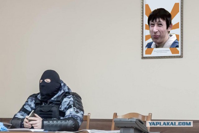 Фотограф Дмитрий Марков продал за 2 млн рублей снимок, ставший символом преследования Алексея Навального