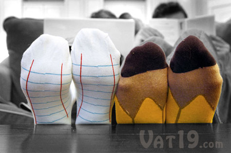11 странных и творческих носков (11 фото)