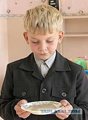 Чем кормят детей в школах разных стран?