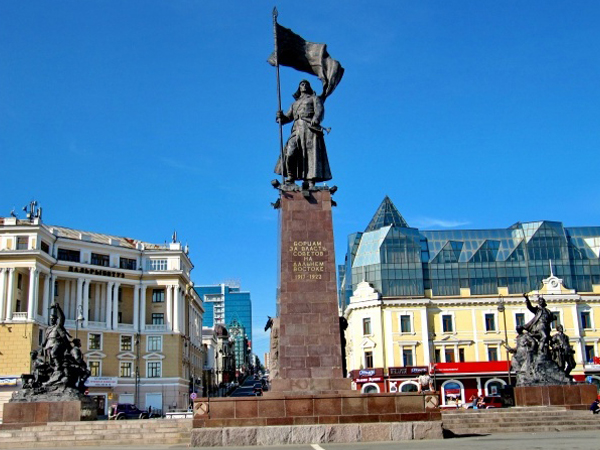 Площадь борцов за власть советов владивосток