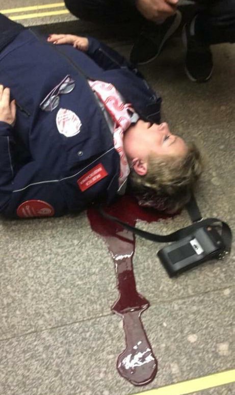 Появилась запись с камеры видеонаблюдения, на которой запечатлен момент, как пассажир отправил в кому контролера метро