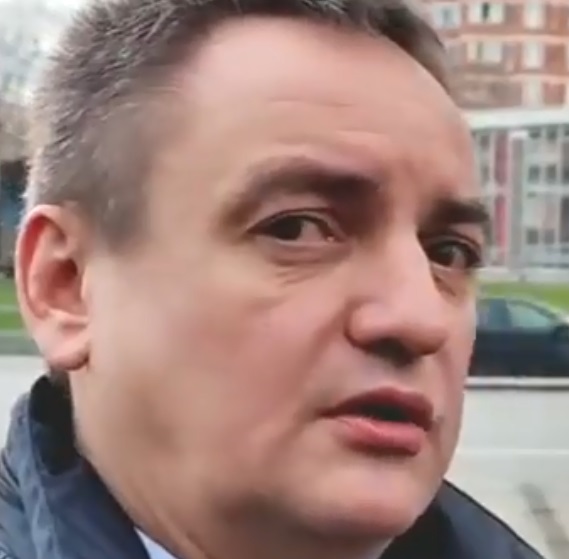 "В руке у него находился так называемый кистевой эспандер"