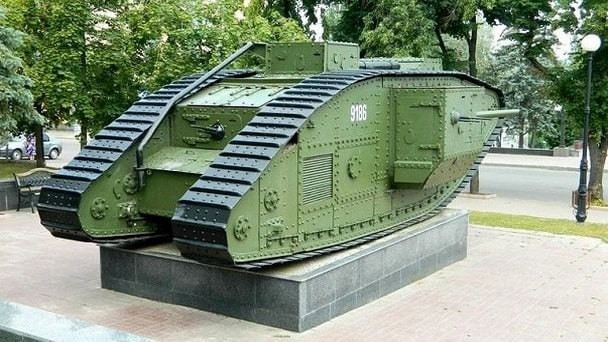 Первый танк .