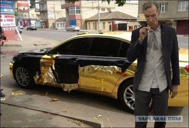 Печальный мужик с сигаретой..