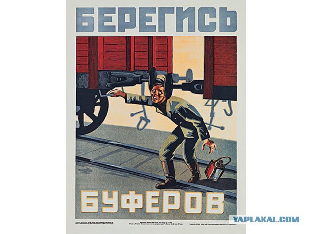 Петербурженка  разрывает блузки гигантской грудью