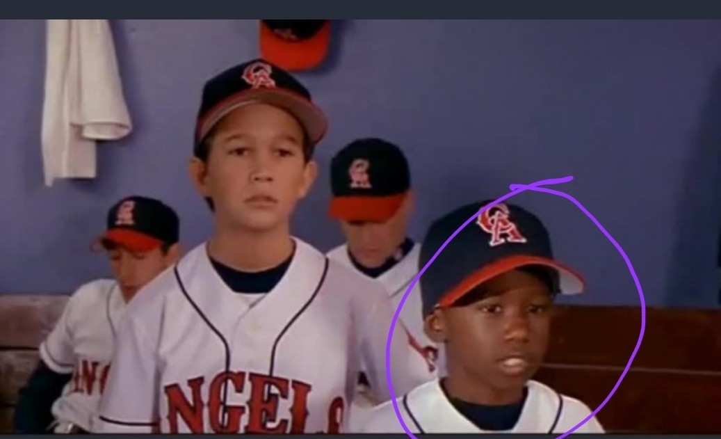 Ангелы у кромки поля. Ангелы у кромки поля макконахи. Ангелы у кромки поля постер. Ангелы у кромки поля. Ангелы у кромки поля.