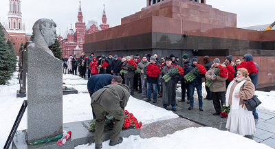 Гвоздики товарищу Сталину