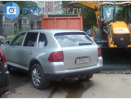 Водитель Porsche Cayenne переехал трех пешеходов