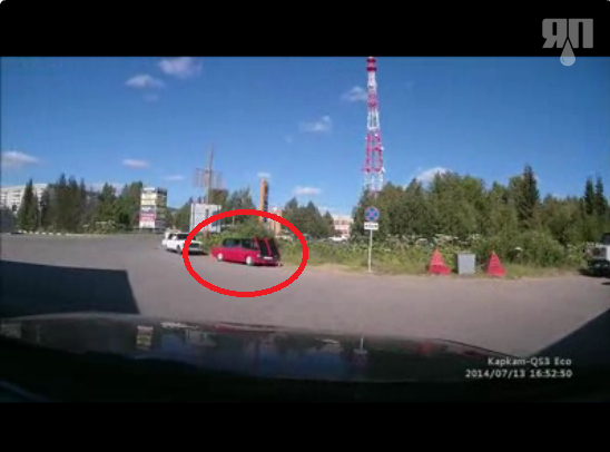 Парнишка на заправке