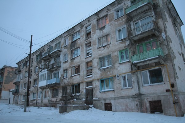 В Серове в одном из домов вырос двухметровый ледяной сталагмит из фекалий